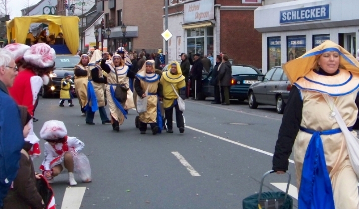 044Rosenmo .jpg - Die Karawane zieht weiter der ....